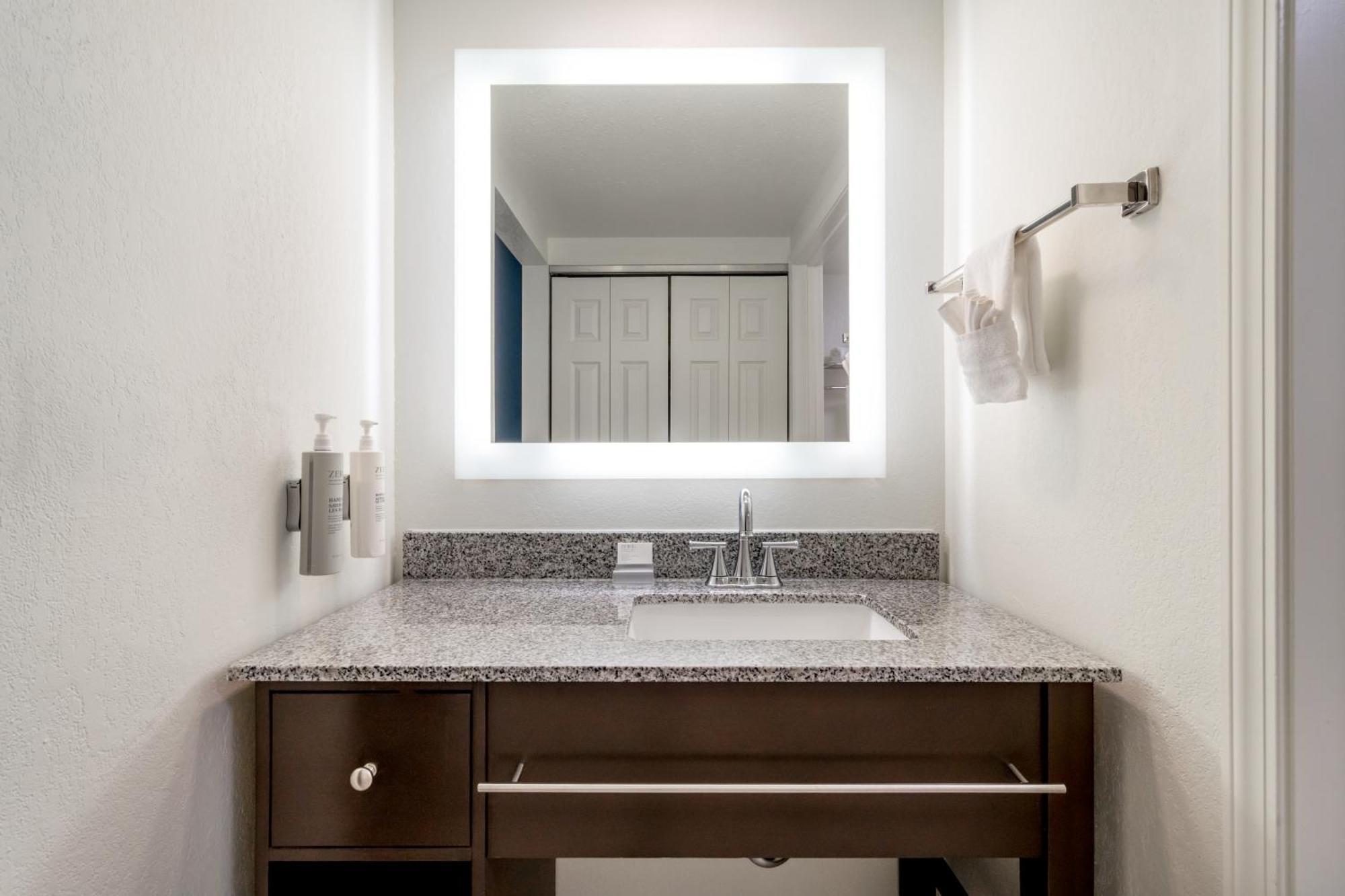 Homewood Suites By Hilton Eatontown Buitenkant foto